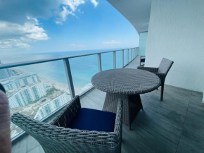 STAY AT THE TOP WITH AMAZING VIEWS By rent4us